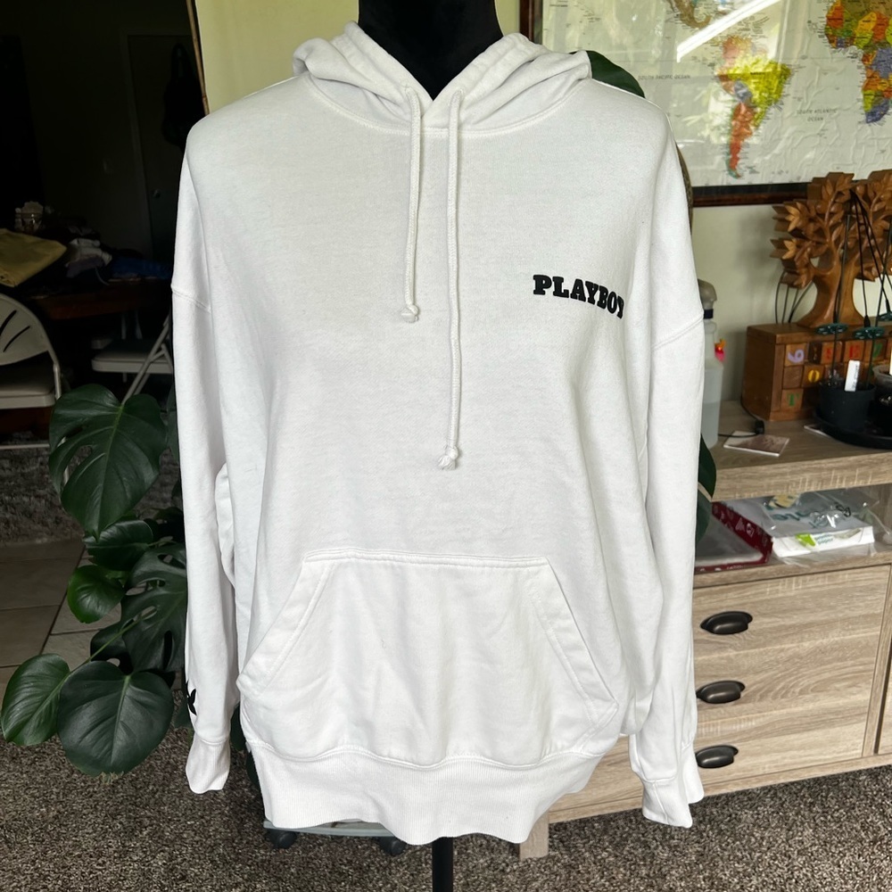 PacSun White Classic Sweater with Ribbed Cuffs